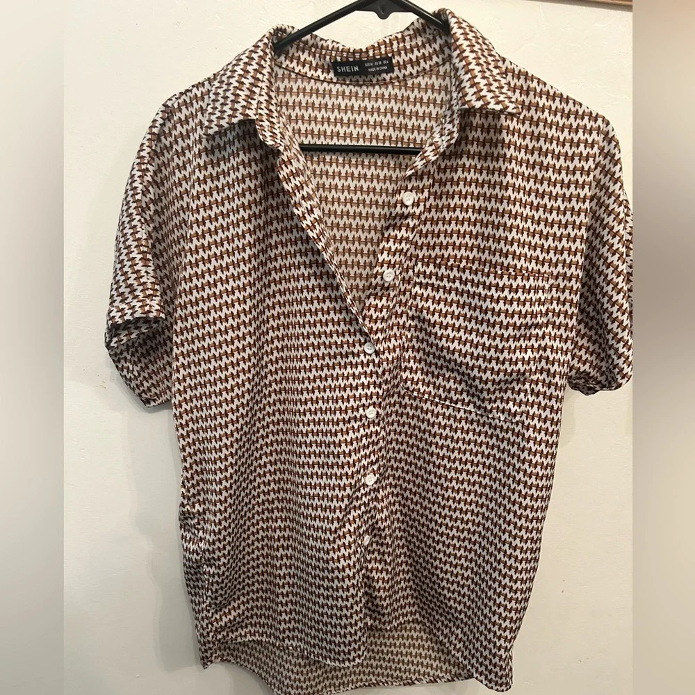 Cute button down - Picture 2 of 3